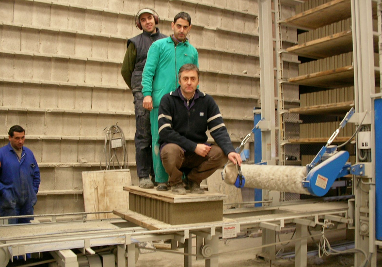 Strenght properties block making machines